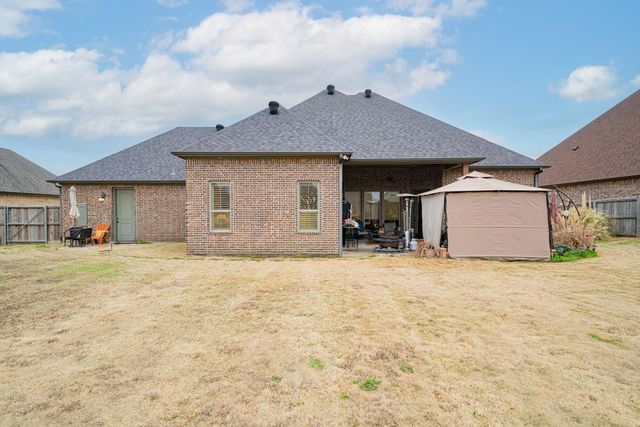 135 Circle Dr, Longview, TX 75602