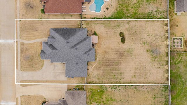 135 Circle Dr, Longview, TX 75602