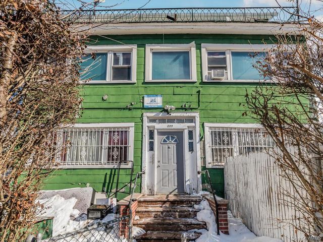 227 S 3rd Avenue, Mount Vernon, NY 10550