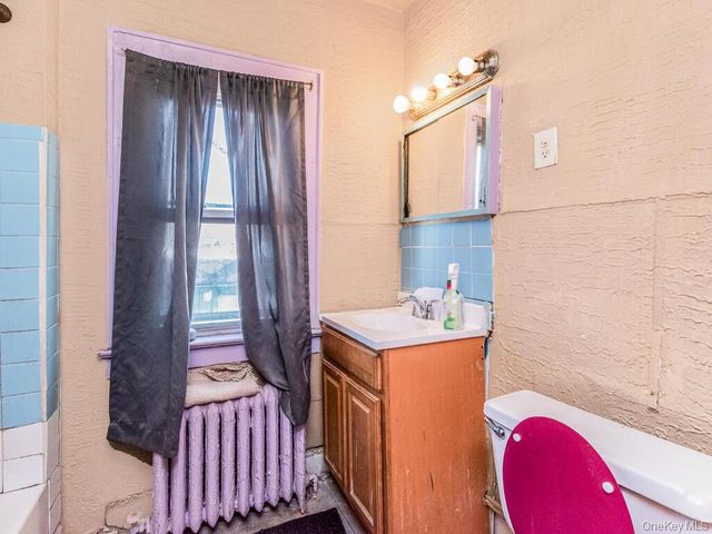 227 S 3rd Avenue, Mount Vernon, NY 10550