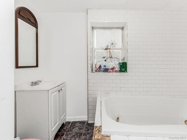 227 S 3rd Avenue, Mount Vernon, NY 10550