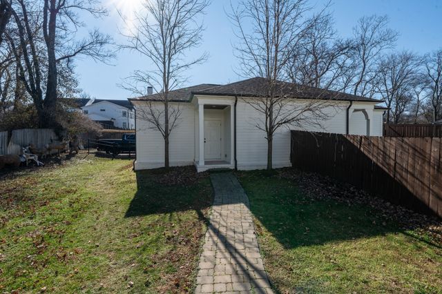 1915A Overhill Dr, Nashville, TN 37215