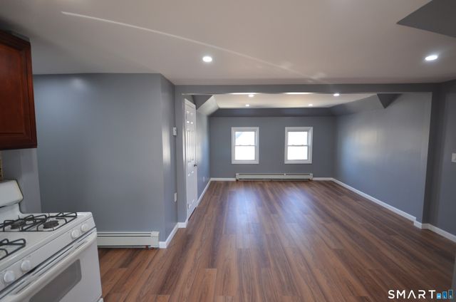 70 Westfield Avenue 3rd Fl, Bridgeport, CT 06606