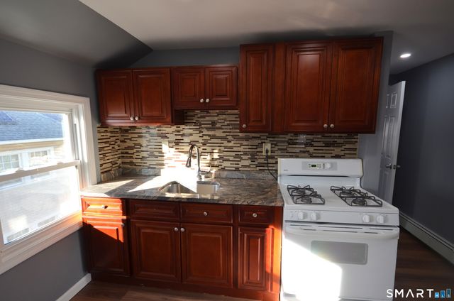 70 Westfield Avenue 3rd Fl, Bridgeport, CT 06606