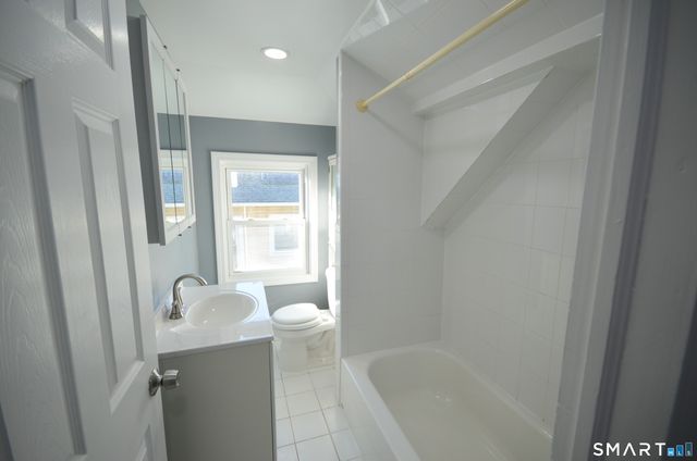 70 Westfield Avenue 3rd Fl, Bridgeport, CT 06606