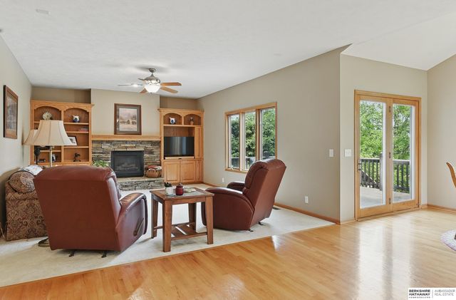 18710 Lillian Street, Omaha, NE 68136