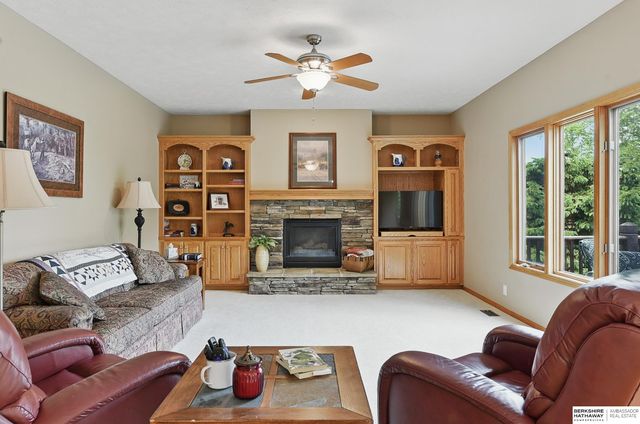 18710 Lillian Street, Omaha, NE 68136