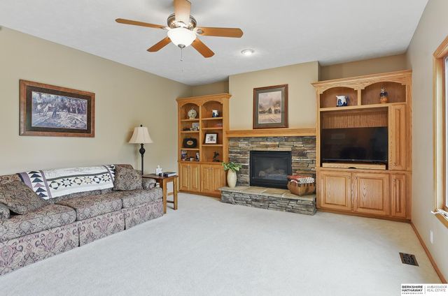 18710 Lillian Street, Omaha, NE 68136