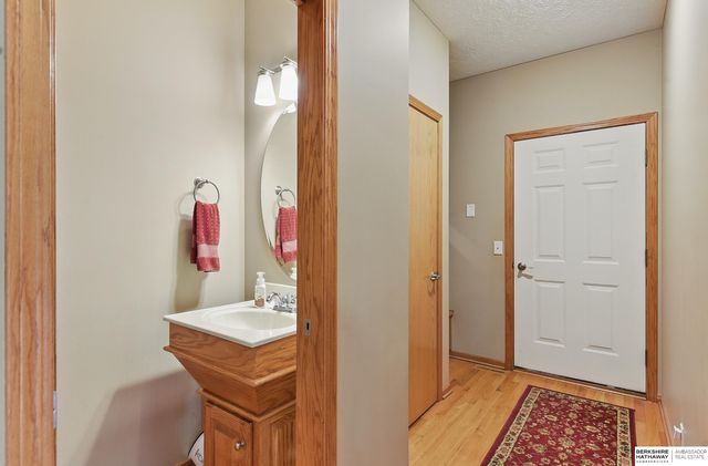 18710 Lillian Street, Omaha, NE 68136