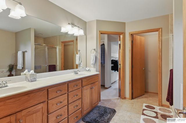 18710 Lillian Street, Omaha, NE 68136