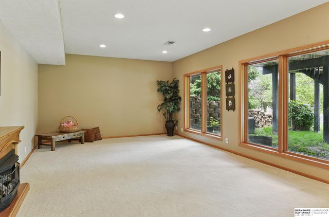 18710 Lillian Street, Omaha, NE 68136