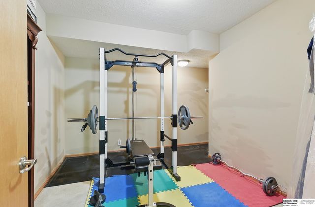 18710 Lillian Street, Omaha, NE 68136