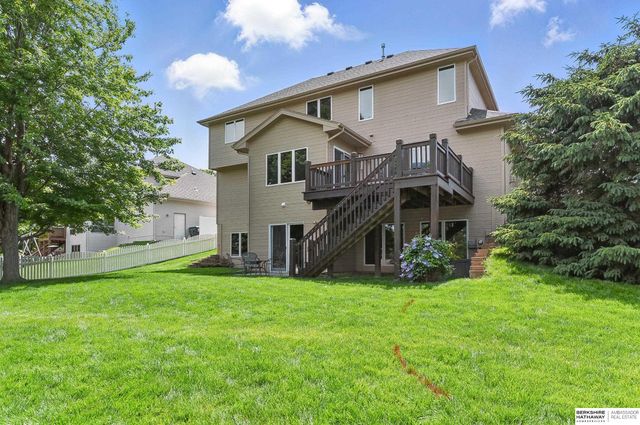 18710 Lillian Street, Omaha, NE 68136