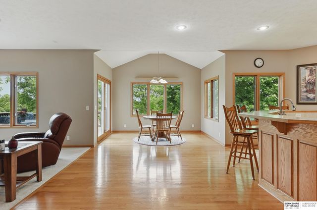 18710 Lillian Street, Omaha, NE 68136