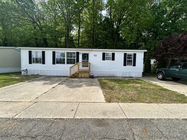 668 Hansel Street, Comstock Park, MI 49321