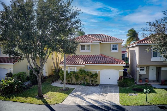 1762 E Trafalgar Circle, Hollywood, FL 33020