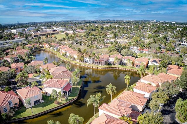 1762 E Trafalgar Circle, Hollywood, FL 33020