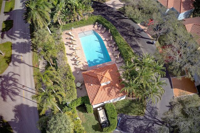 1762 E Trafalgar Circle, Hollywood, FL 33020