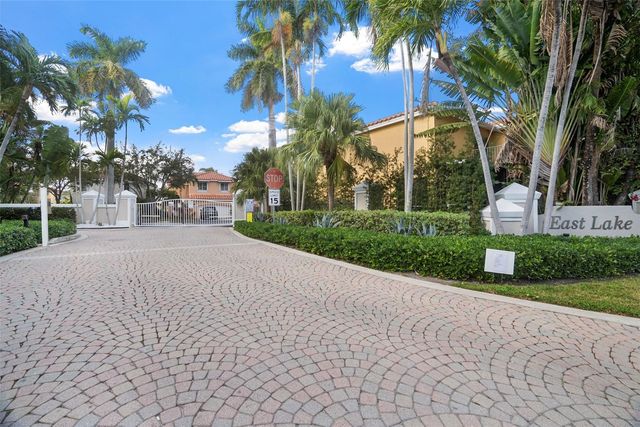 1762 E Trafalgar Circle, Hollywood, FL 33020