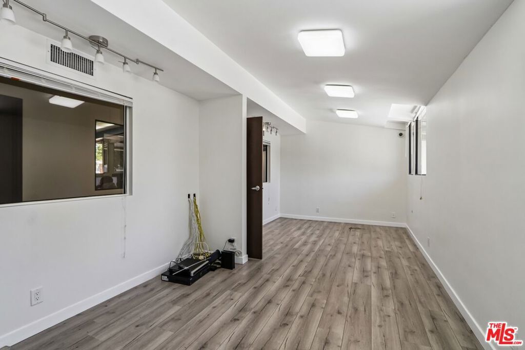 Image 14 of property listing at 11100 Sheldon Street, Sun Valley, CA 91352