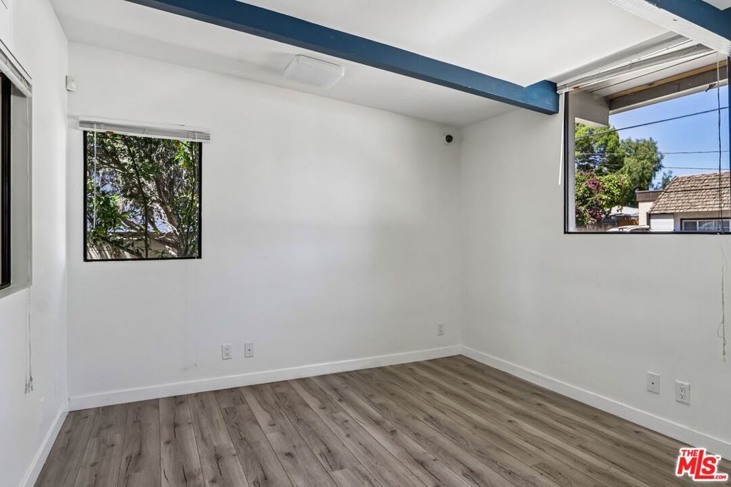 Image 19 of property listing at 11100 Sheldon Street, Sun Valley, CA 91352