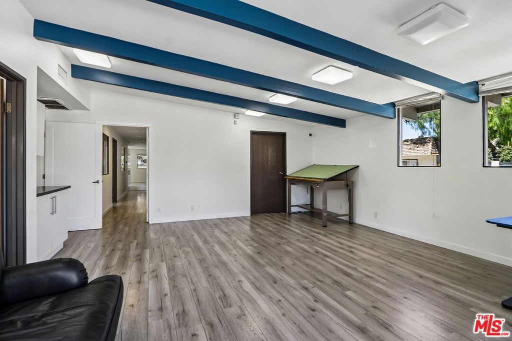 Image 4 of property listing at 11100 Sheldon Street, Sun Valley, CA 91352