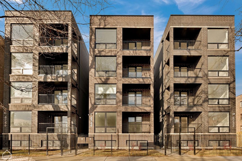 4742-46 S Michigan Avenue, Chicago, IL 60615 — exterior