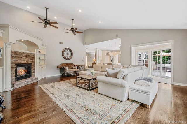 20 Hancock Court, South Setauket, NY 11720