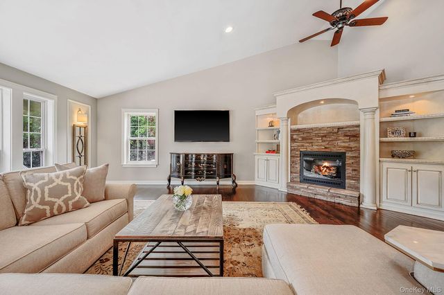 20 Hancock Court, South Setauket, NY 11720