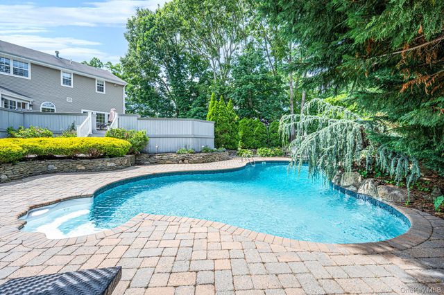 20 Hancock Court, South Setauket, NY 11720