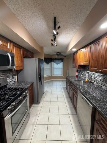 174 Stults Lane, East Brunswick, NJ 08816