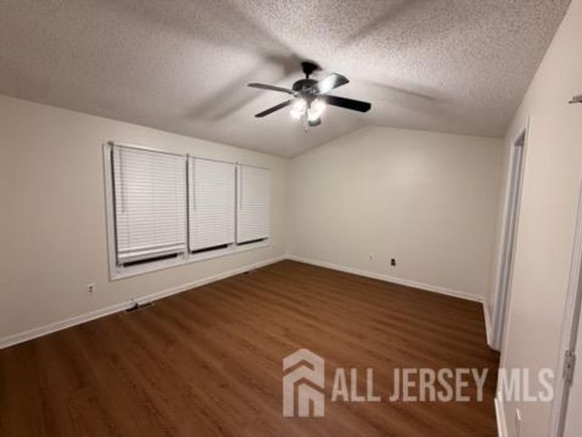 174 Stults Lane, East Brunswick, NJ 08816