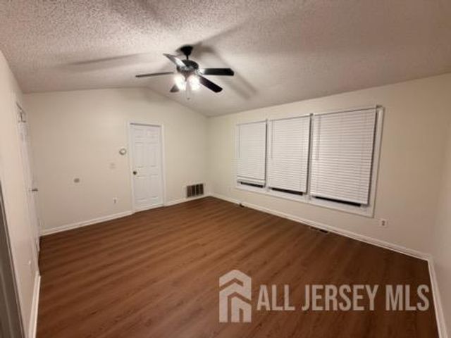 174 Stults Lane, East Brunswick, NJ 08816