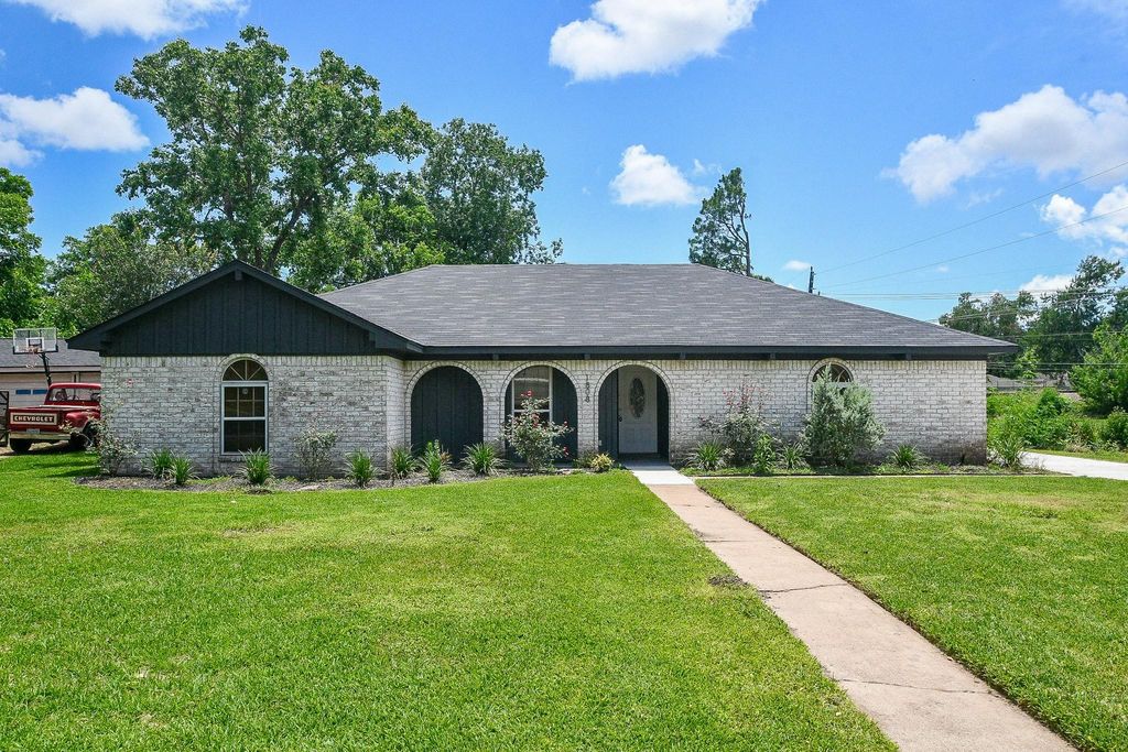 1808 Long Drive, Richmond, TX 77469