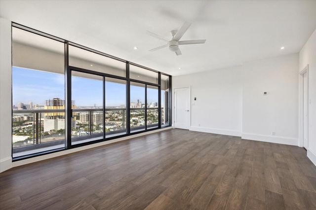 1701 Hermann Drive Drive 27CE, Houston, TX 77004