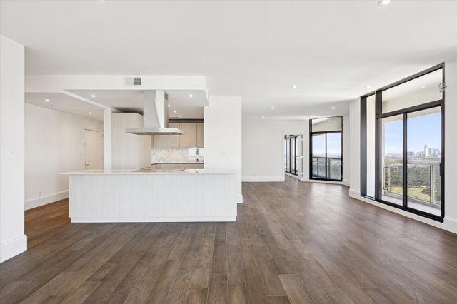 1701 Hermann Drive Drive 27CE, Houston, TX 77004