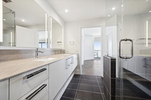 1701 Hermann Drive Drive 27CE, Houston, TX 77004