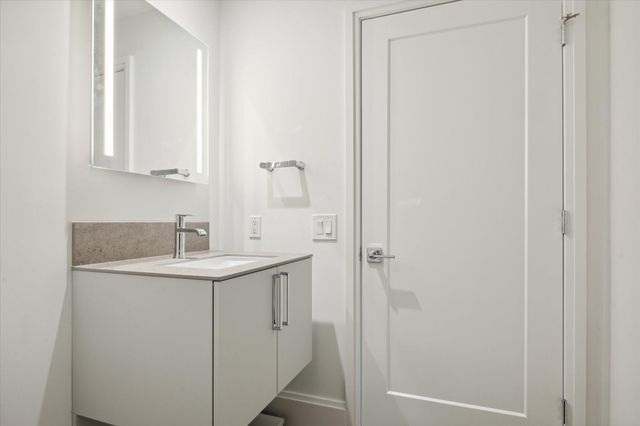 1701 Hermann Drive Drive 27CE, Houston, TX 77004