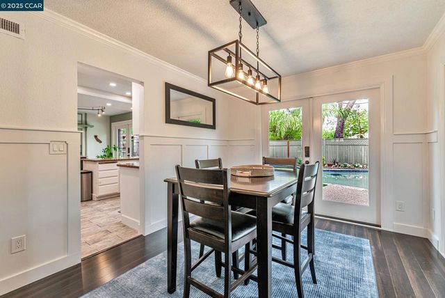 2207 Bridgeport Way, Martinez, CA 94553