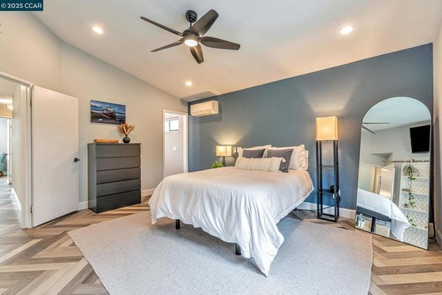 2207 Bridgeport Way, Martinez, CA 94553