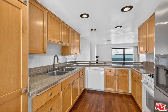 2519 Kansas Avenue 102, Santa Monica, CA 90404