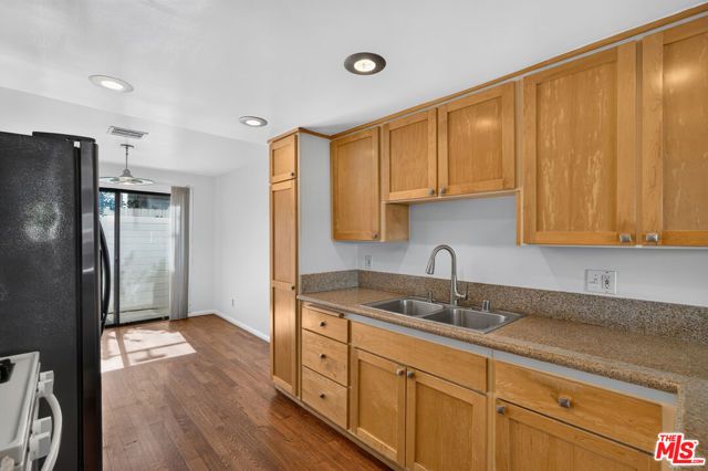 2519 Kansas Avenue 102, Santa Monica, CA 90404