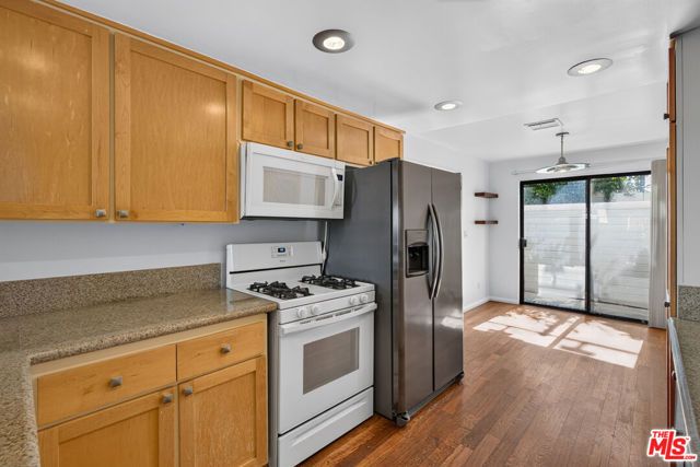 2519 Kansas Avenue 102, Santa Monica, CA 90404
