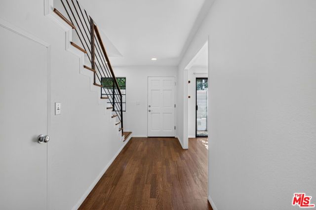 2519 Kansas Avenue 102, Santa Monica, CA 90404