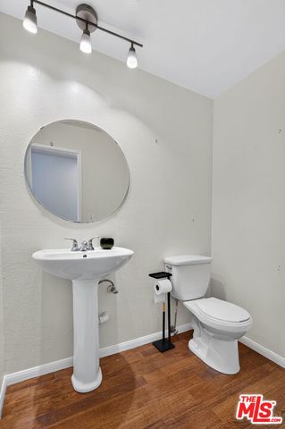 2519 Kansas Avenue 102, Santa Monica, CA 90404