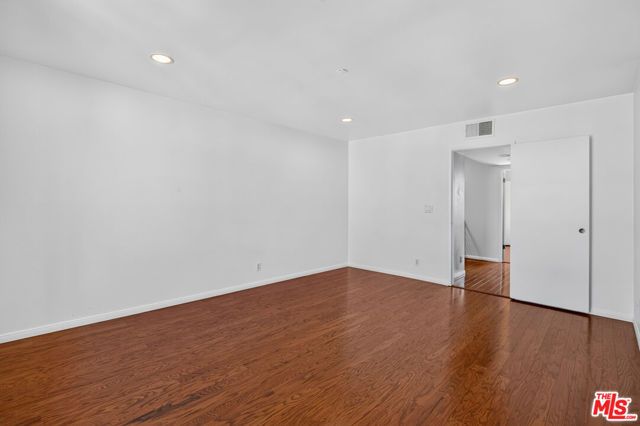 2519 Kansas Avenue 102, Santa Monica, CA 90404