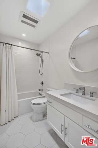 2519 Kansas Avenue 102, Santa Monica, CA 90404