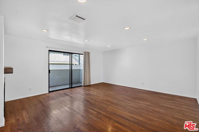 2519 Kansas Avenue 102, Santa Monica, CA 90404