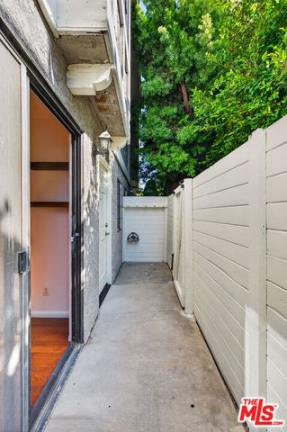 2519 Kansas Avenue 102, Santa Monica, CA 90404