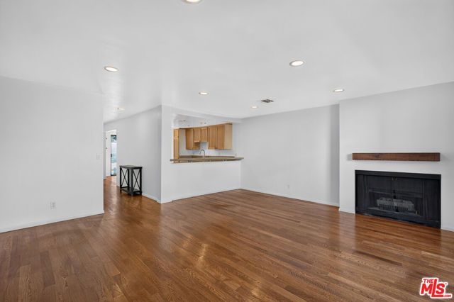 2519 Kansas Avenue 102, Santa Monica, CA 90404